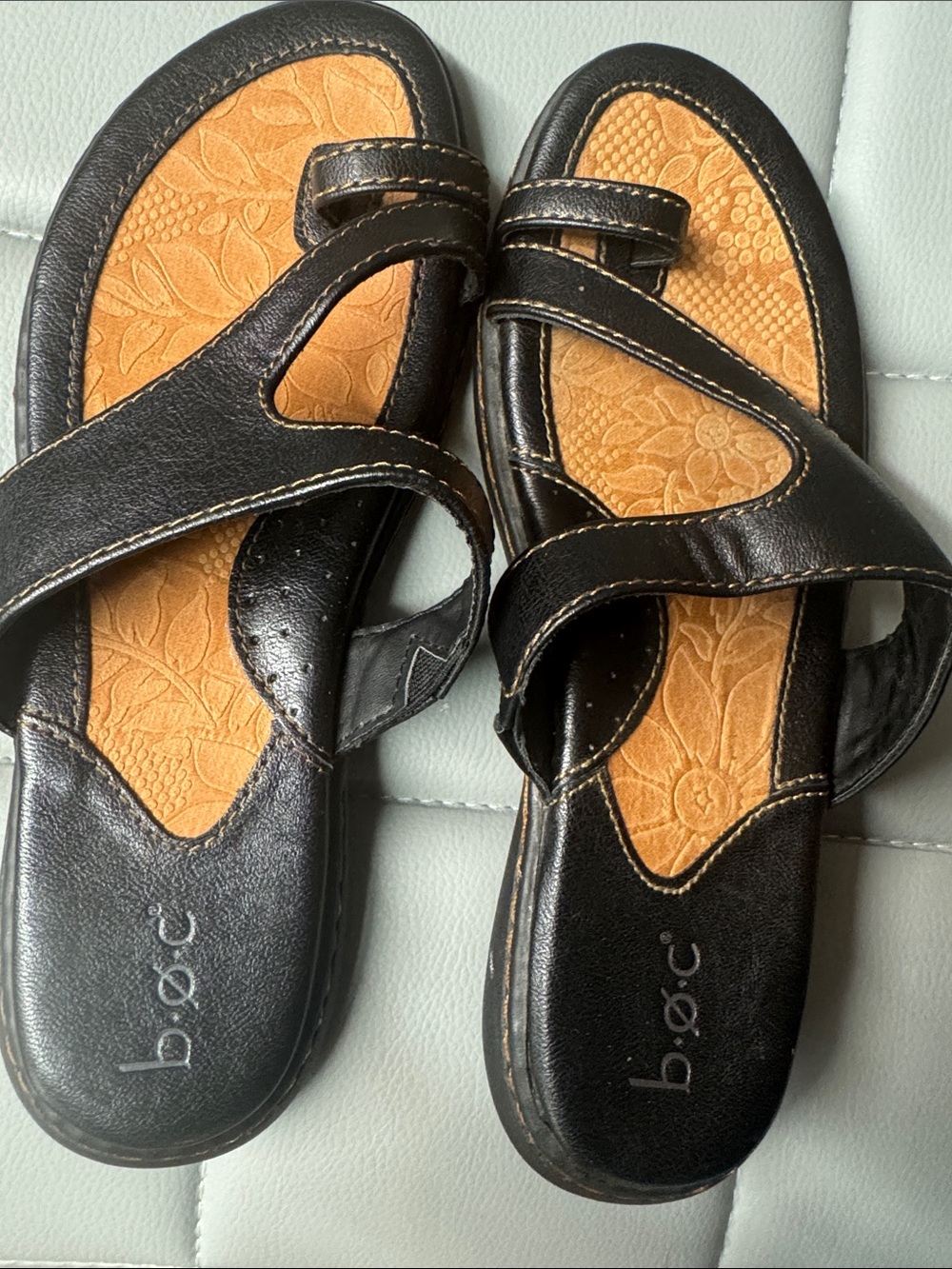 Boc black ladies leather n tan sz 7 sandals wow